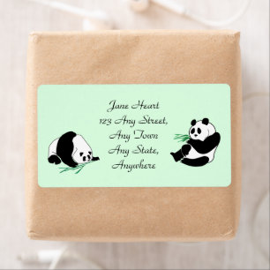 Niedliche Pandas mit Bamboo-Shoots-Labels
