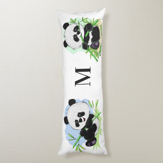 Niedliche Pandas-Sitzkissen auf Monogramm Seitenschläferkissen (Rückseite (Vertikal))