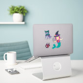 Niedliche Pastel Mermaid Hexe und Spooky Friends Aufkleber (Laptop auf Schreibtisch)