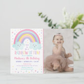 Niedliche Pastel-Regenbogenwolken Geburtstag Einladung (Stehend Vorderseite)