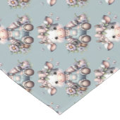 Niedliche Pastell Babykuh in Overalls mit Blume Kurzer Tischläufer (Ecke)