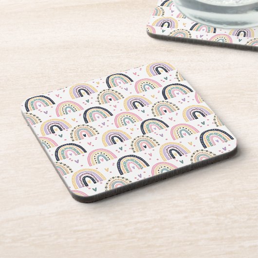 Niedliche pastellfarbene Regenbogen Getränkeuntersetzer (Linke Seite)