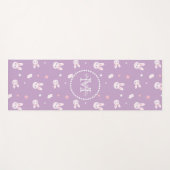 Niedliche Pastellrosa Hasen-Muster Monogramm Yogamatte (Vorderseite (Horizontal))