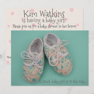 Niedliche Pastellschuhe Kinderdusche Einladung