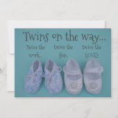 Niedliche Pastellschuhe Twin Baby Dusche Einladung (Vorderseite)