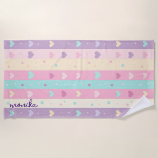 Niedliche Pastellstreifen Herz-Polka Dots Monogram Strandtuch
