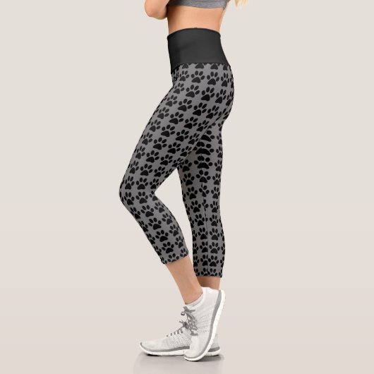 Niedliche Paw Print Grau & Schwarz Muster Trendy F Capri Leggings (Links)