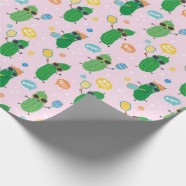 Niedliche Pickleys spielen Pickleball auf hellrosa Geschenkpapier