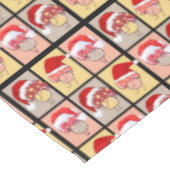 Niedliche Pilze aus dem Mushroomcore Weihnachtsges Tischdecke (Schrägansicht)