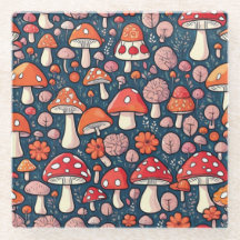 Niedliche Pilze aus rotem Blumen in grüner Dekorat