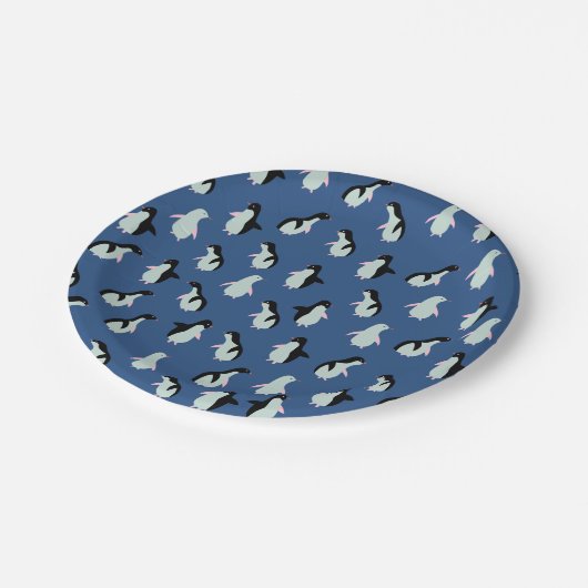 Niedliche Pinguin Paper-Teller Pappteller (Schrägansicht)