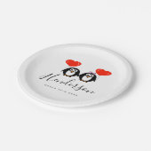 Niedliche Pinguin Pärchen Cartoon Papier Hochzeit  Pappteller (Schrägansicht)