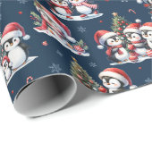 Niedliche Pinguine in Red Hats Navy Geschenkpapier (Rolleneckpunkt)