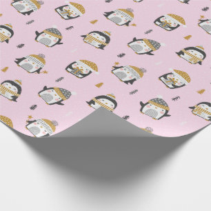 Niedliche Pinguine mit Bäumen, Schnee und Geschenk Geschenkpapier