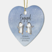 Niedliche Pinguine Mit Monogramm Verlobt Keramik Ornament (Links)