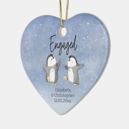 Niedliche Pinguine Mit Monogramm Verlobt Keramik Ornament (Links)