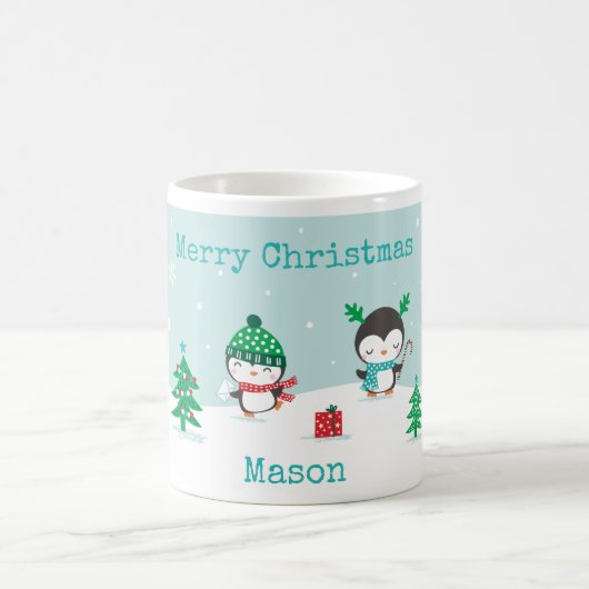 Niedliche Pinguine mit Weihnachtsgeschenken Kaffeetasse (Mittel)