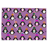 Niedliche Pinguine mit Winterhuttenmuster Große Geschenktüte (Rückseite)