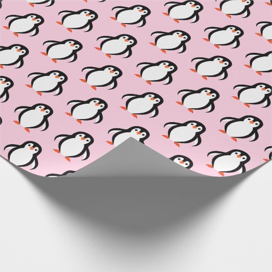 Niedliche Pinguine Muster auf hellpastellrosa Geschenkpapier (Ecke)