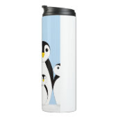 Niedliche Pinguinfamilie Thermosbecher (Nach rechts gedreht)