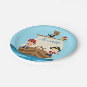 Niedliche Piratenboys und ein großer Individuelle Pappteller (Schrägansicht)