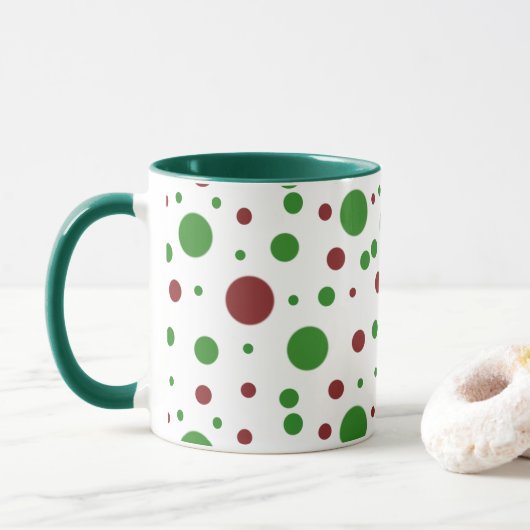 Niedliche Polka dot Christmas Red Green pattern Tasse (Mit Donut)