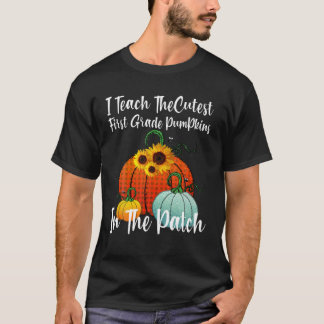 Niedliche Pumpkins in Patch First Grade Teacher Fa T-Shirt