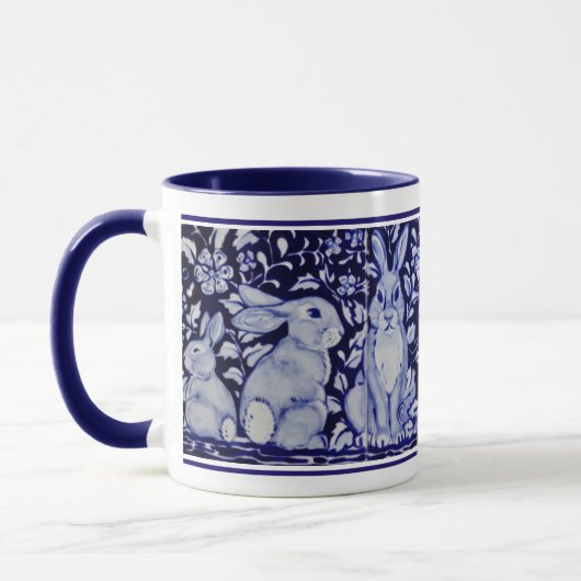 Niedliche Rabbit-Familie Blue White Delft Dedham T Tasse (Links)