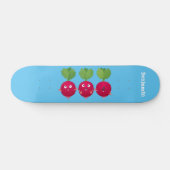 Niedliche Radieschen singend Trio Cartoon Gemüse Skateboard (Horizontal)