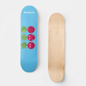 Niedliche Radieschen singend Trio Cartoon Gemüse Skateboard (Vorderseite)