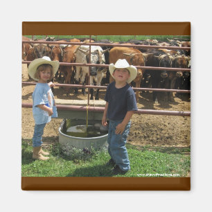 Niedliche Ranch-Kinder und Roping Vieh - Western Magnet