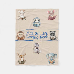 Niedliche "Reading Nook"-Aquarelltiere Fleecedecke