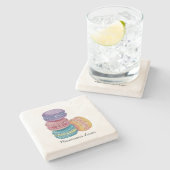 Niedliche Regenbogenfarben Steinuntersetzer (Seitenansicht)