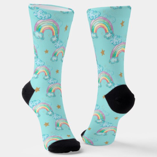 Niedliche Regenbogenwolken und Sterne im blauen Hi Socken (Gewinkelt)
