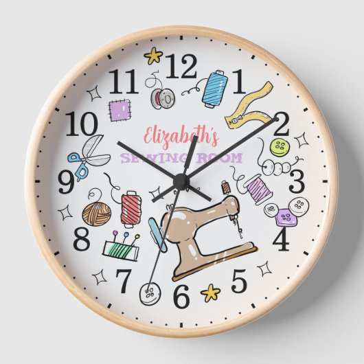 Niedliche Retro-Nähhalle mit eigener Holzwand Uhr (Vorderseite)