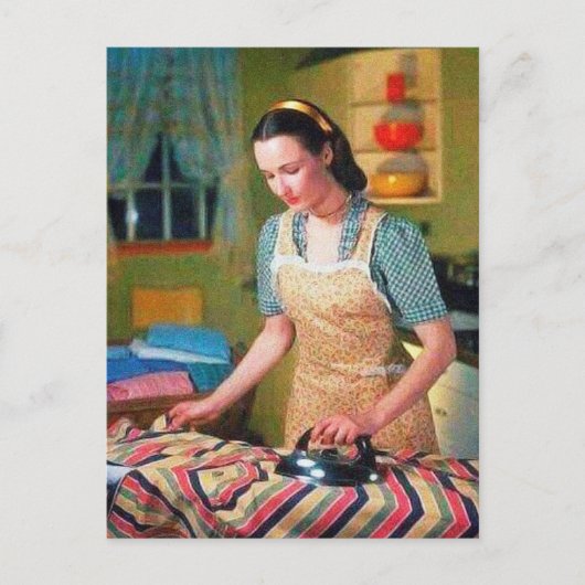 niedliche Retro-Vintage Bügeldame Postkarte (Vorderseite)
