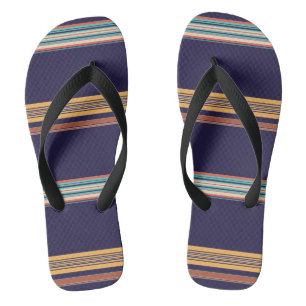 Niedliche retroblaue Streifen Badesandalen