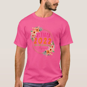 Niedliche, rosa Blume für Wom im Jahr 2022 im Ruhe T-Shirt