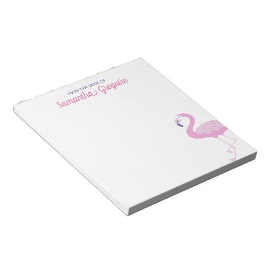 Niedliche rosa Flamingo vom Schreibtisch aus Notizblock (angewinkelt)
