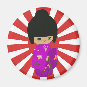 Niedliche rosa Kokeshi Puppe auf steigender Sonne Magnet