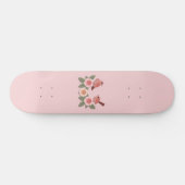 Niedliche Rosa Liebesvögel und blühende Rose Skateboard (Horizontal)