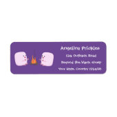 Niedliche rosa Marshmallows im Cartoon des Lagerfe (Vorne)