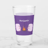 Niedliche rosa Marshmallows im Cartoon des Lagerfe Glas (Rückseite)