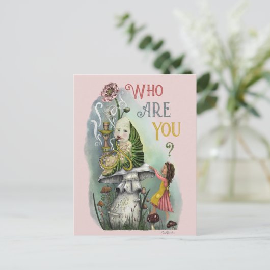 Niedliche rosa Raupe in der Alice im Wunderland Ku Postkarte (Stehend Vorderseite)