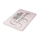 Niedliche Rosa und Weiße Flecken Hallo herrliche T Badematte (Schrägansicht)