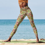 Niedliche Rotfüchse Blumengartenmuster Leggings<br><div class="desc">Niedliche,  farbenfrohe Retro-Blume zeigen Vögel und Rotfüchse in nahtlosen Leggings. Original-Kunstwerk von Caroline Bonne Müller</div>