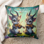 Niedliche Saolas Violas spielen im Zauberwald Kissen (Decke)