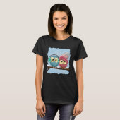 Niedliche Schafe im Winter T-Shirt (Vorne ganz)