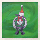 Niedliche Schafe in Weihnachtsmannmütze auf grün Glasuntersetzer (Vorderseite)