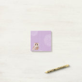 Niedliche Schale über Lila Post-It-Notes Post-it Klebezettel (Auf Schreibtisch)